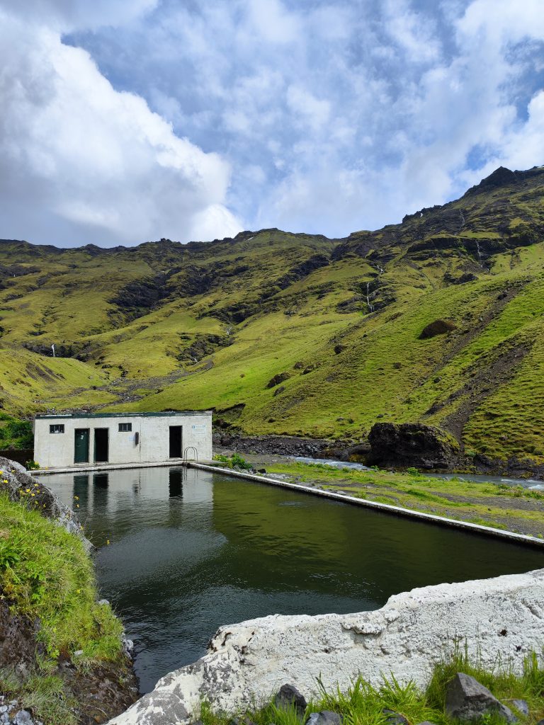 Opuszczony basen - Islandia