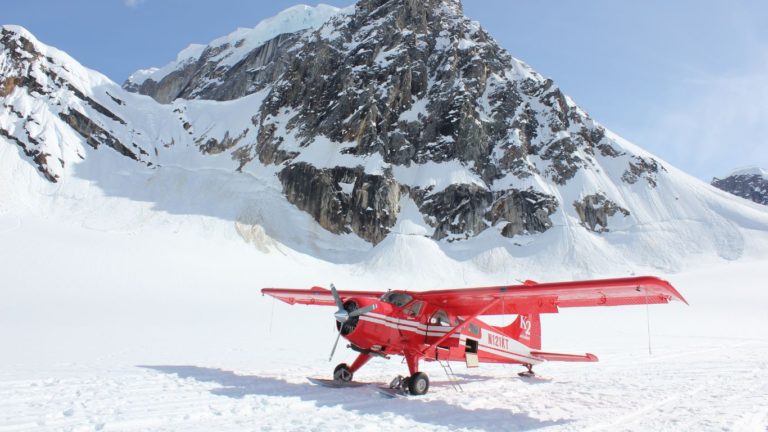 Lot widokowy z lądowanie na lodowcu Alaska