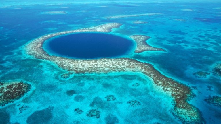 Great Blue Hole ​Belize