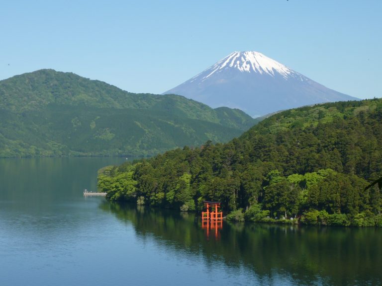 widok-na-fuji-z-hakone-japonia