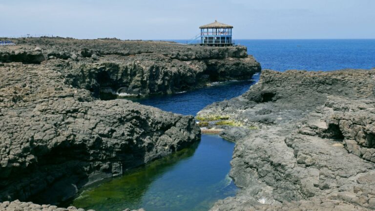 Wyspy Zielonego Przylądka Mosteiros i naturalne baseny